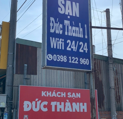 Biển hiệu bắt mắt , dễ thấy 